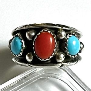 🌹🦋Signed - Marcus Coochwykvia, Vintage Hopi Sterling Silver Turquoise Coral Ring